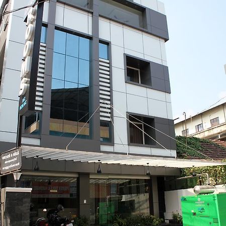 Collection O 8267 Galaxy Inn Kochi ภายนอก รูปภาพ