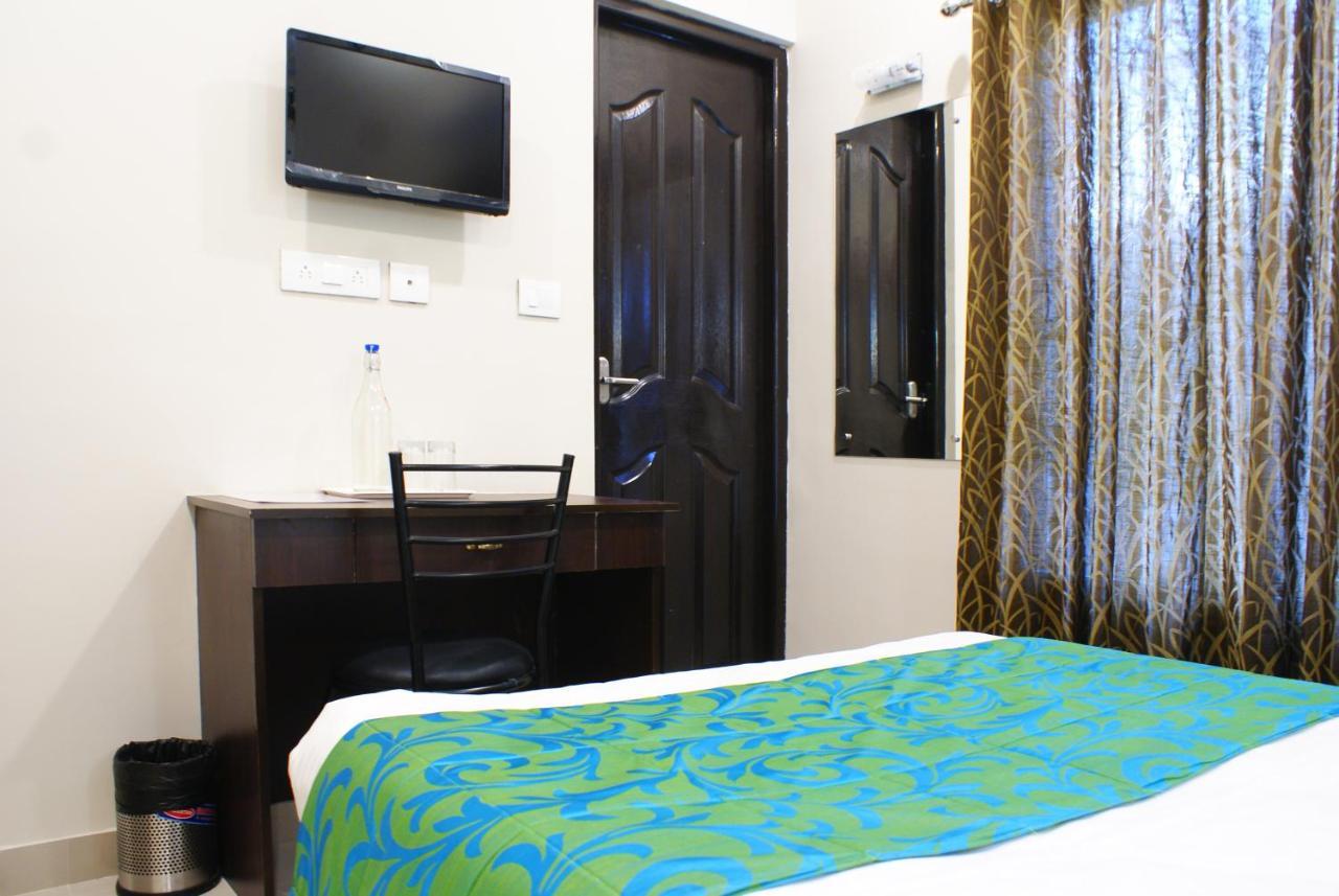 Collection O 8267 Galaxy Inn Kochi ภายนอก รูปภาพ