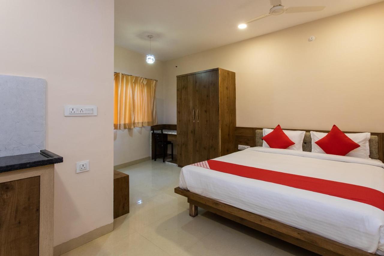 Collection O 8267 Galaxy Inn Kochi ภายนอก รูปภาพ