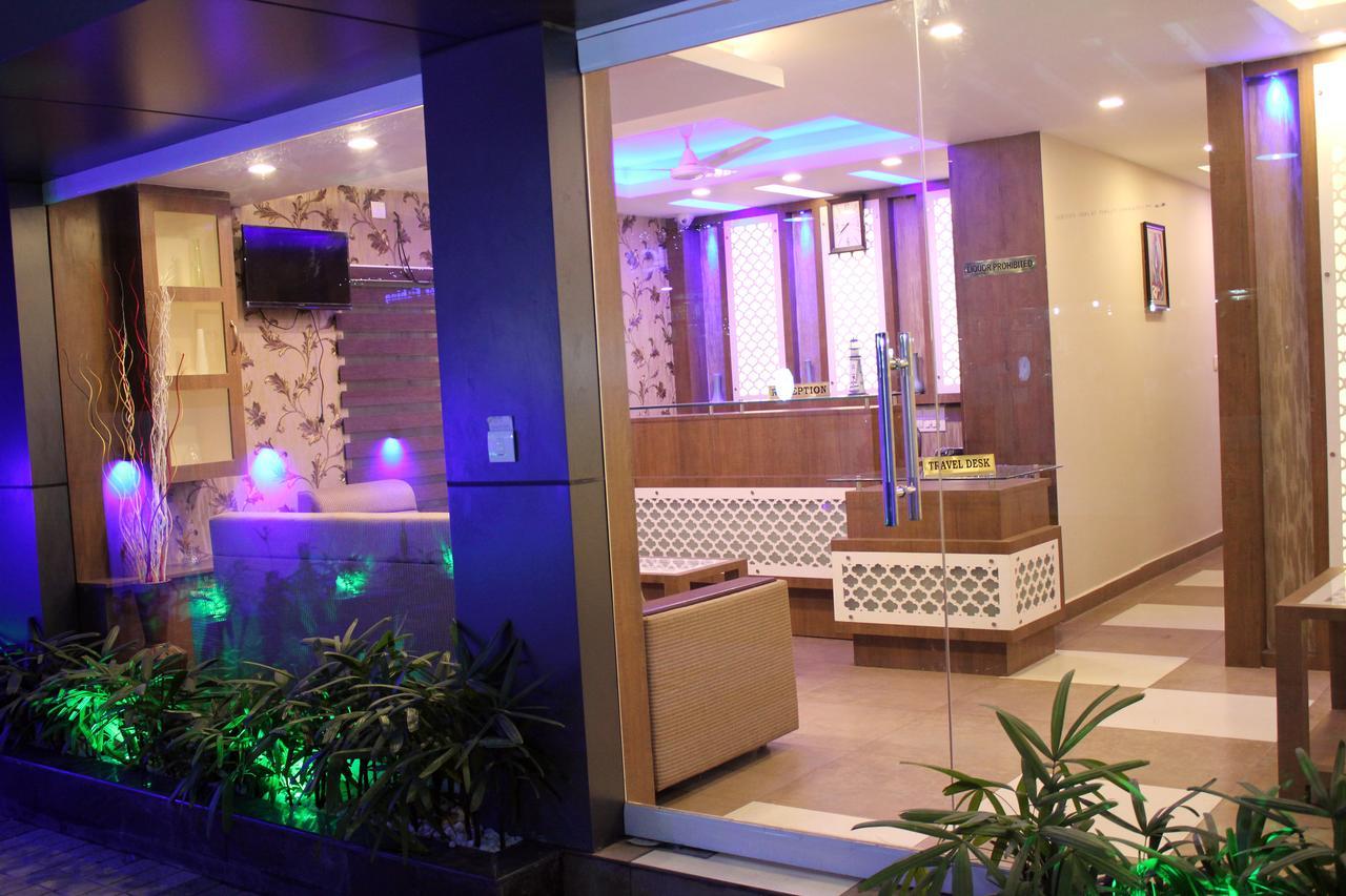 Collection O 8267 Galaxy Inn Kochi ภายนอก รูปภาพ