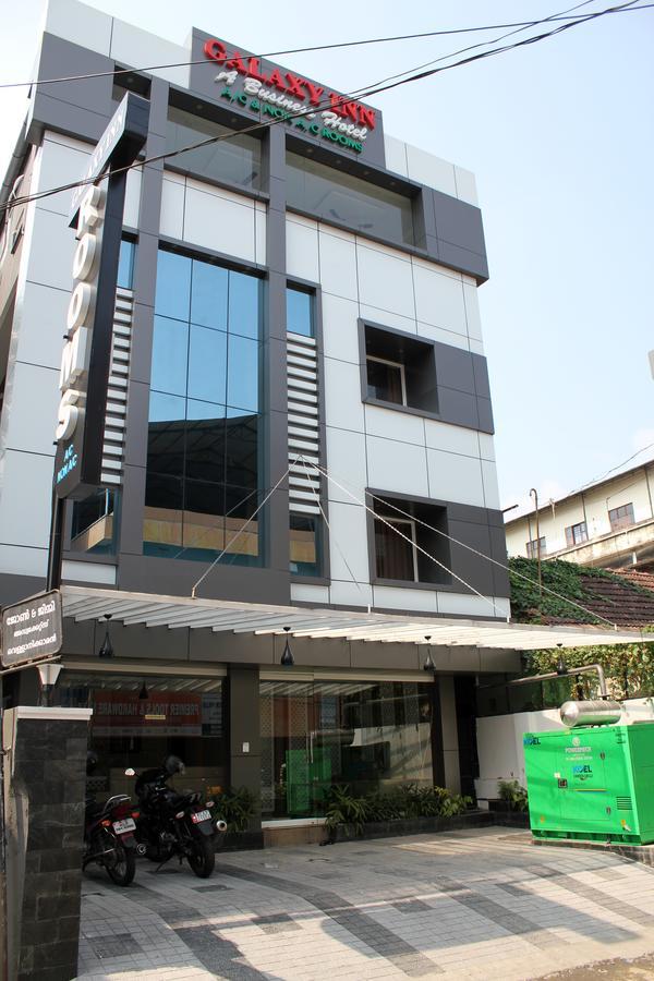 Collection O 8267 Galaxy Inn Kochi ภายนอก รูปภาพ