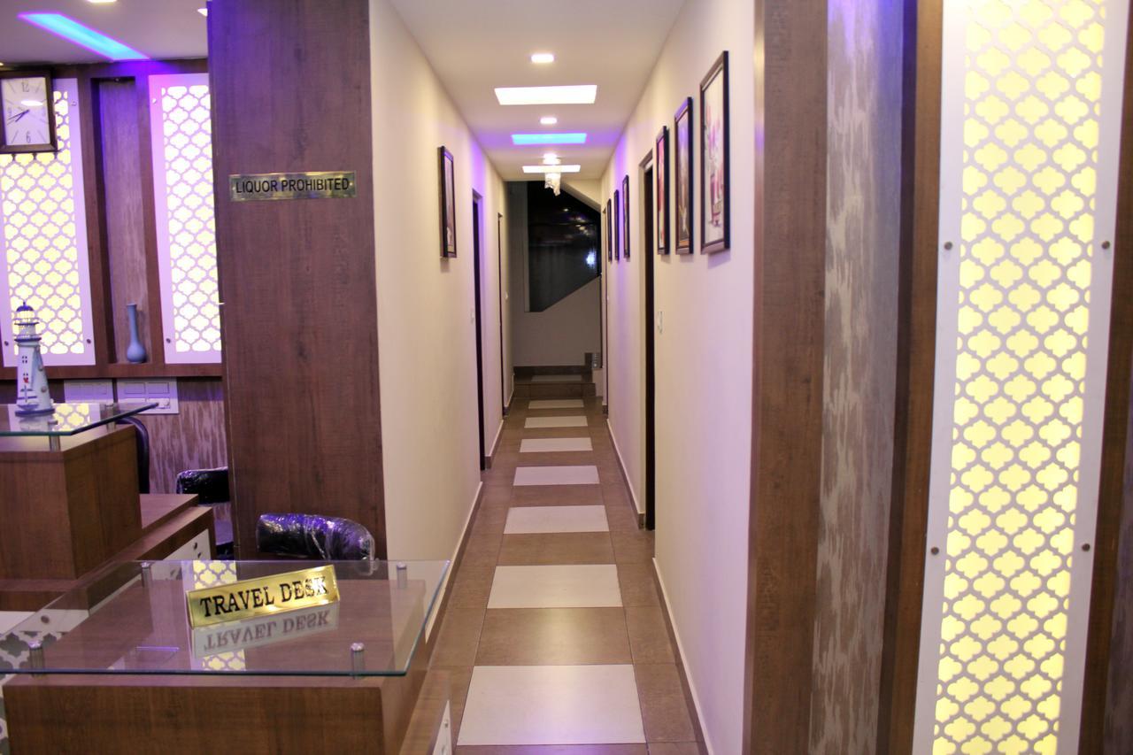 Collection O 8267 Galaxy Inn Kochi ภายนอก รูปภาพ