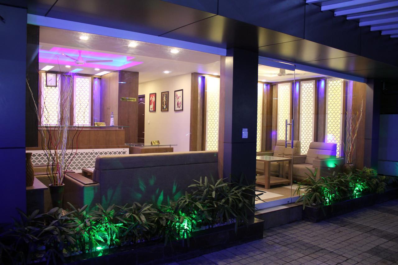 Collection O 8267 Galaxy Inn Kochi ภายนอก รูปภาพ
