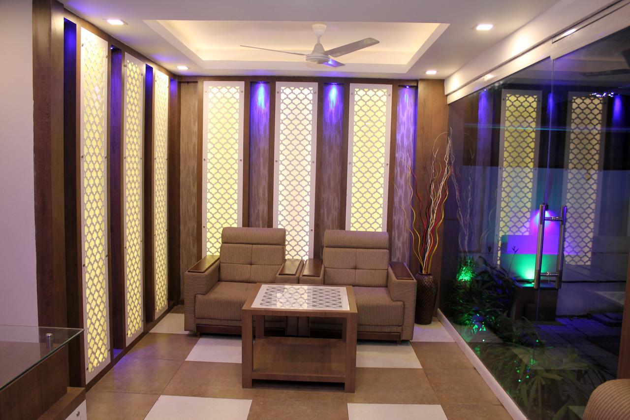 Collection O 8267 Galaxy Inn Kochi ภายนอก รูปภาพ