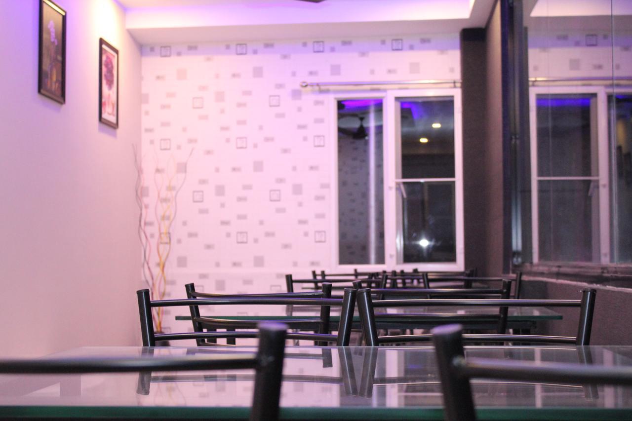 Collection O 8267 Galaxy Inn Kochi ภายนอก รูปภาพ